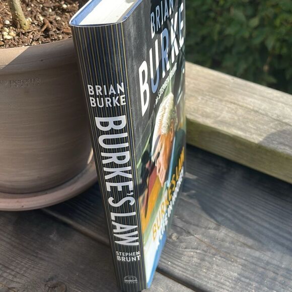 Brian Burke with Stephen Brunt
Burke's Law: A Life in Hockey. - Picture 4 of 7